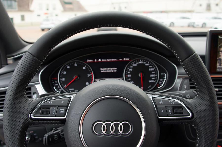 Панель приборов Audi A6 TFSI Sedan (4G, C7) 2014 года  (WW) (фото 19 из 28)